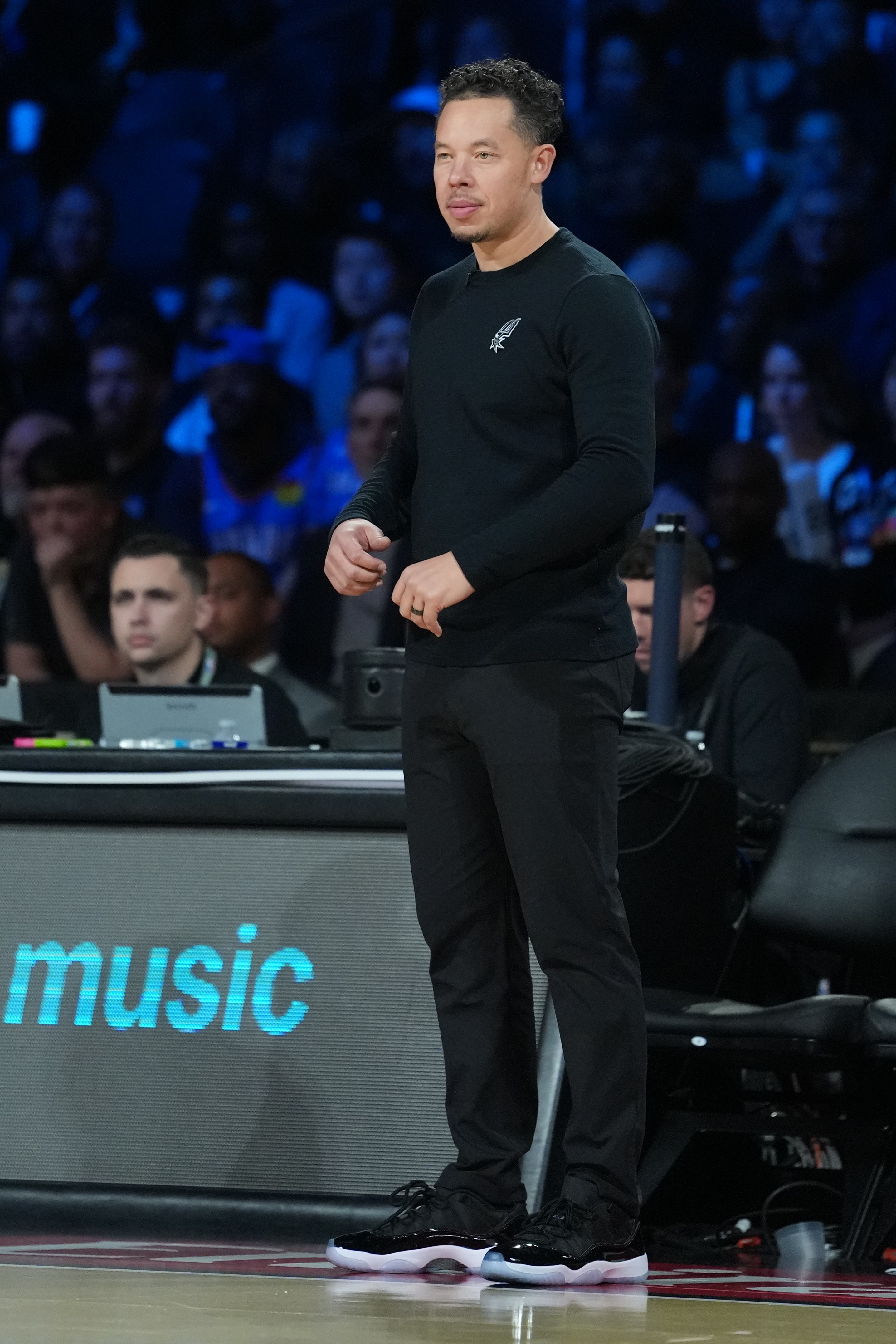 开云体育APP下载-解说：马刺进攻不稳定 核心打法也不明确 今天几乎全员松懈