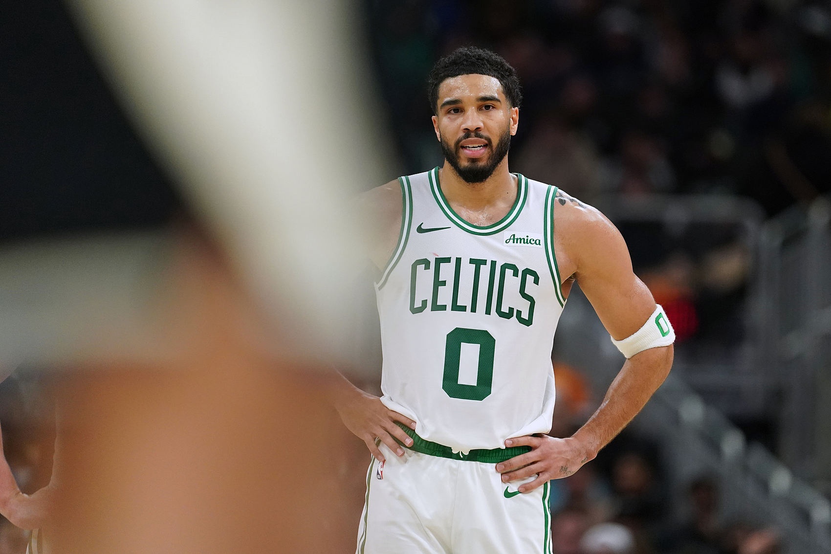 开云体育入口-手感冰凉！塔图姆上半场11投2中&amp;三分5中0 得到10分9板4助1断1帽